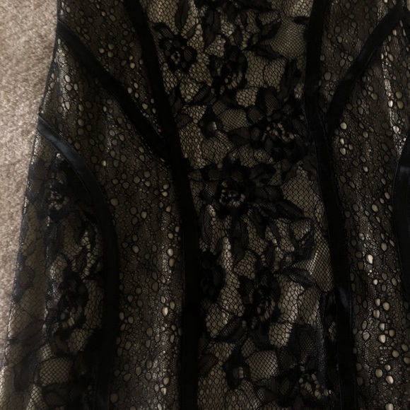 FOREVER 21 laced dress - Picture 2 of 4